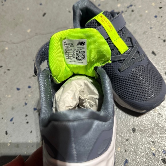 New balance toddler sneakers. - Picture 3 of 3